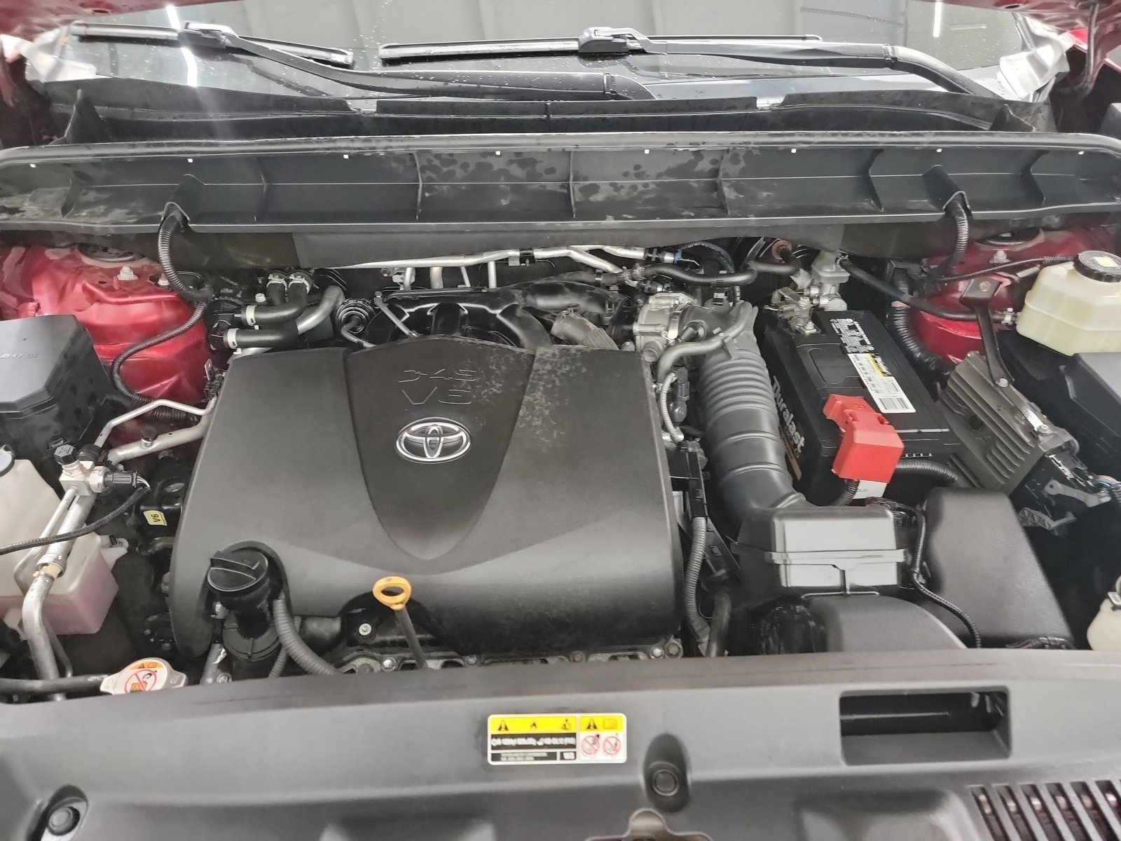 Used 2021 Toyota Highlander XLE AWD/4WD image 25