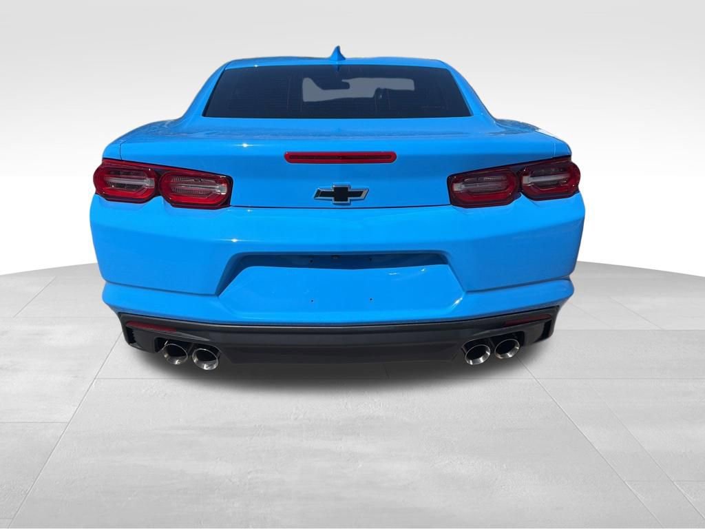Used 2023 Chevrolet Camaro LT RWD image 4