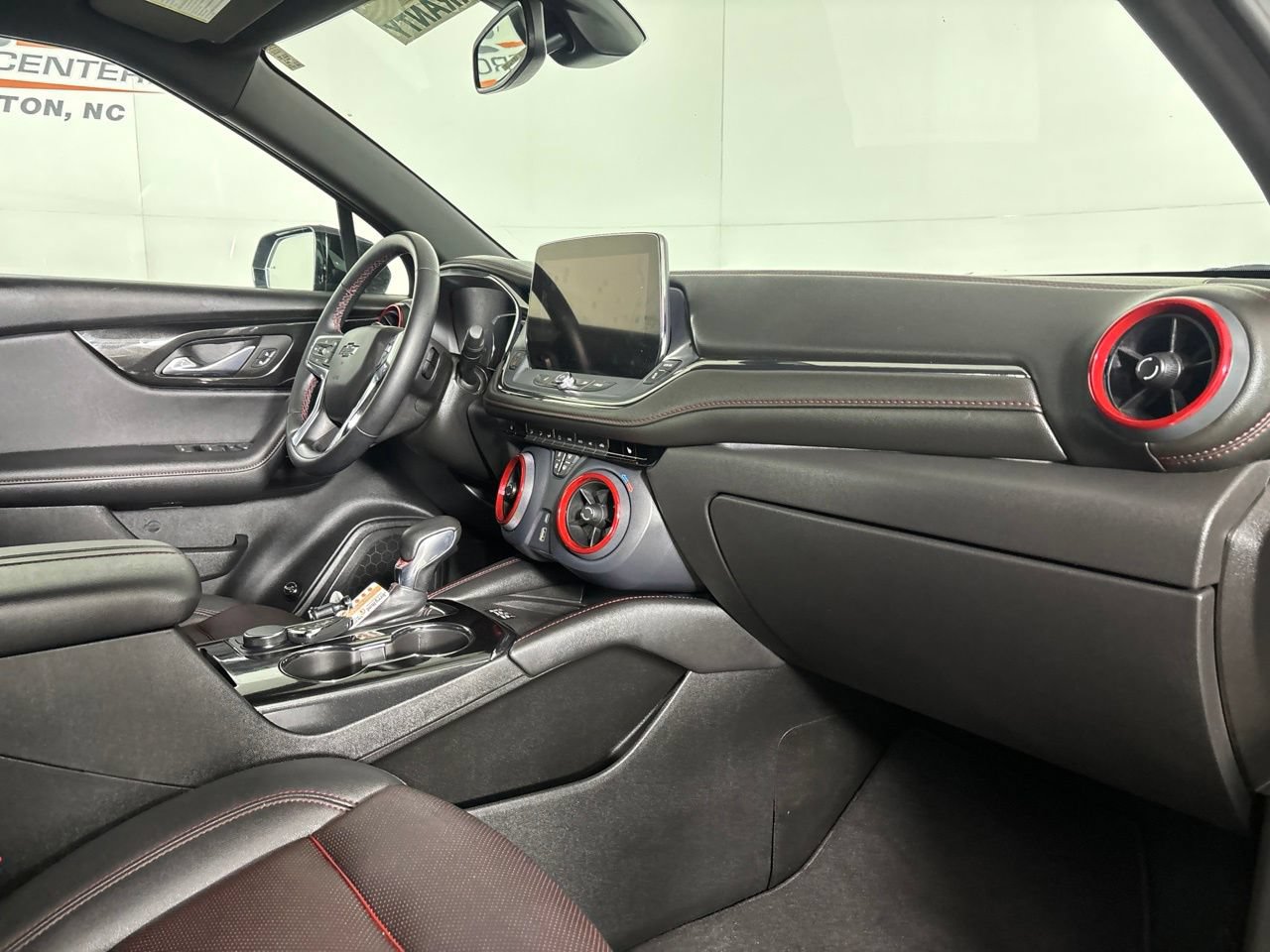 Used 2025 Chevrolet Blazer RS FWD image 31