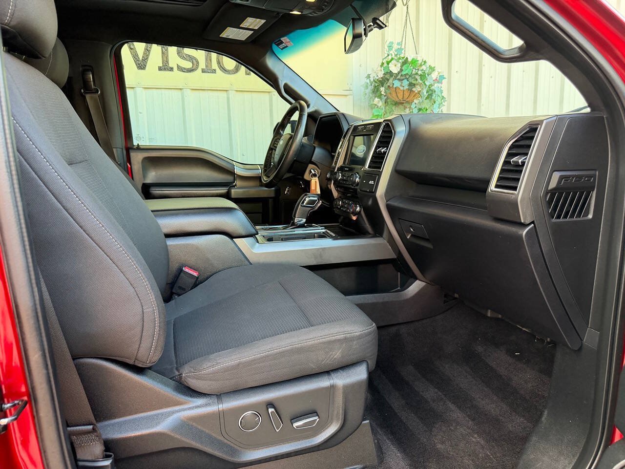 Used 2016 Ford F150 XLT w/ Equipment Group 302A Luxury AWD/4WD image 13