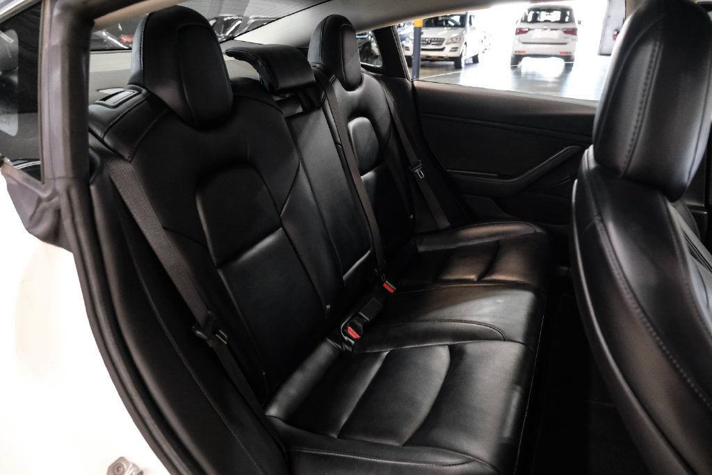 Used 2018 Tesla Model 3 Long Range RWD image 28