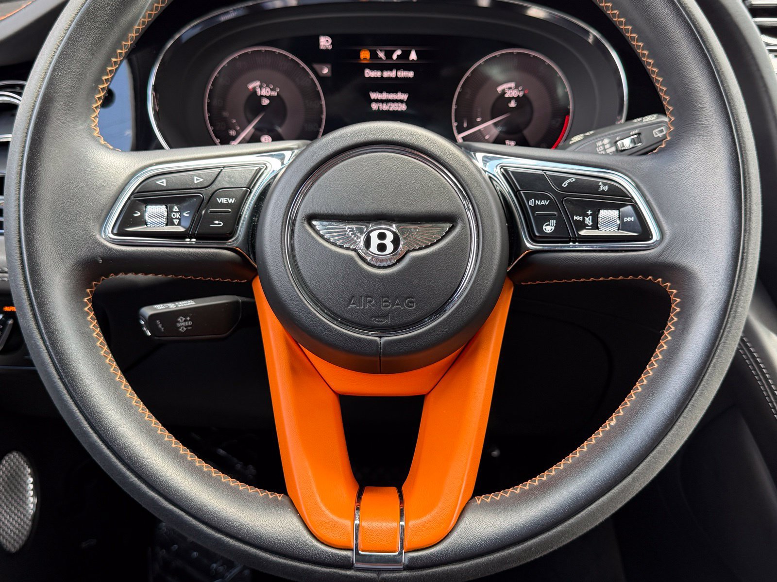 Used 2023 Bentley Bentayga AWD/4WD image 47
