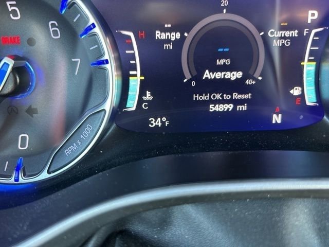 Used 2021 Chrysler Pacifica Touring-L w/ Premium & Safety Sphere Group image 17