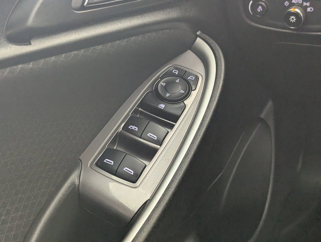 Used 2025 Chevrolet Malibu LT image 17