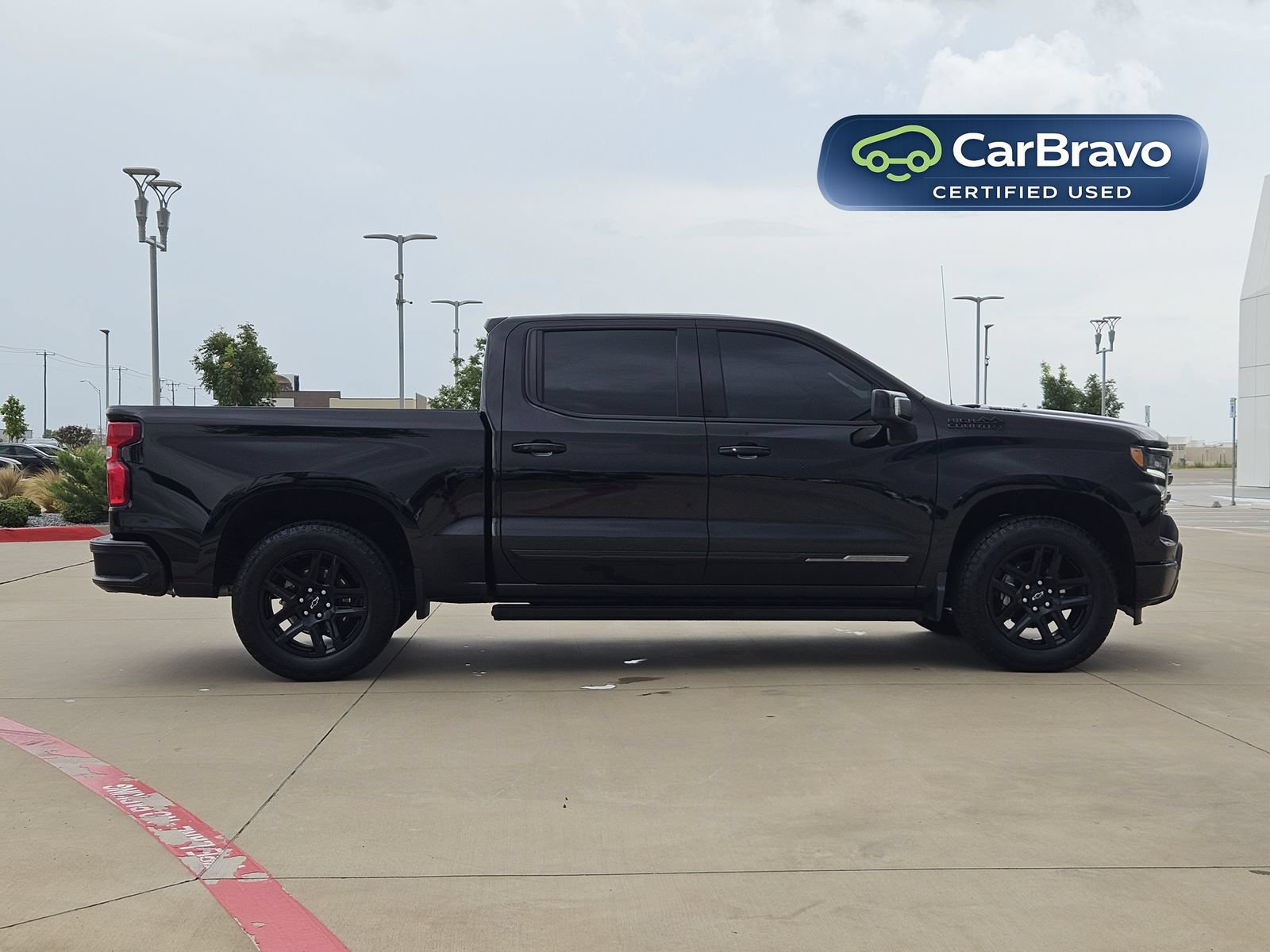 Certified 2025 Chevrolet Silverado 1500 High Country w/ Midnight Edition AWD/4WD image 7