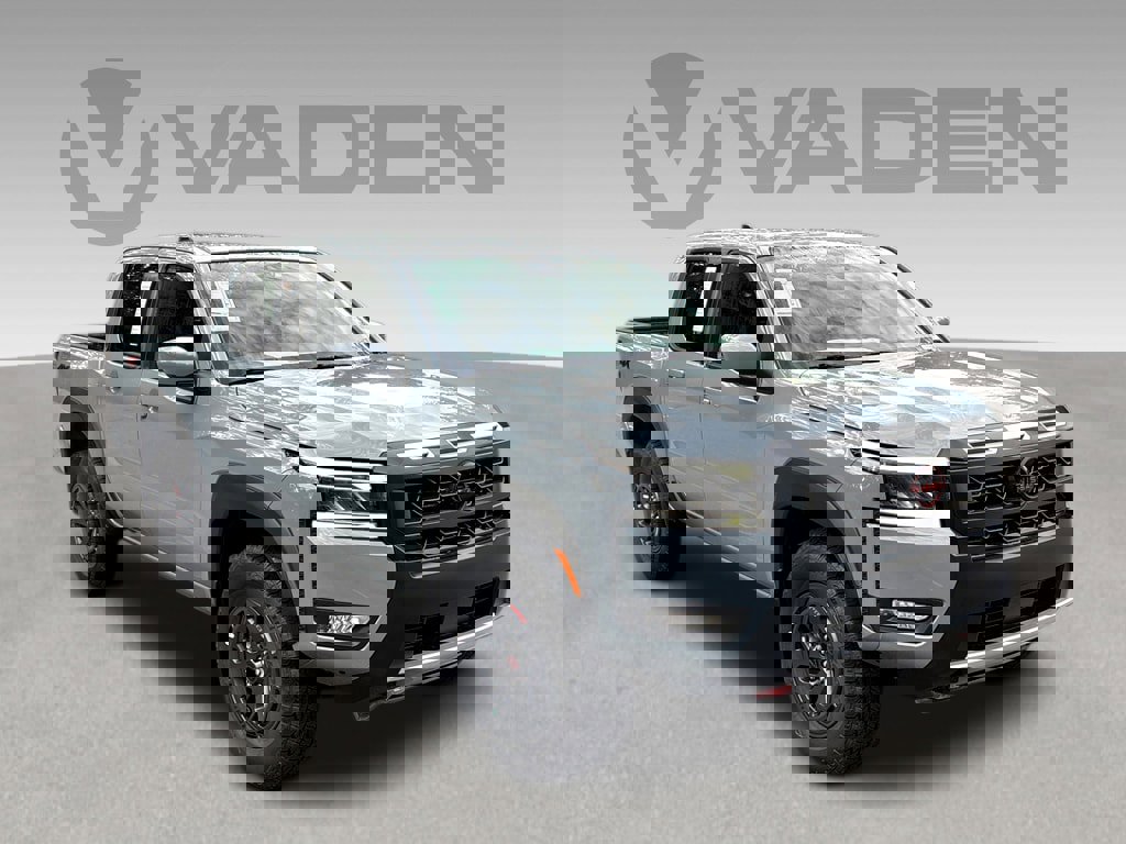 New 2025 Nissan Frontier PRO-4X w/ Interior Protection Package