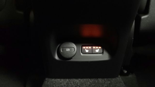 New 2026 Volvo XC40 B5 Ultra w/ Climate Package AWD/4WD image 32