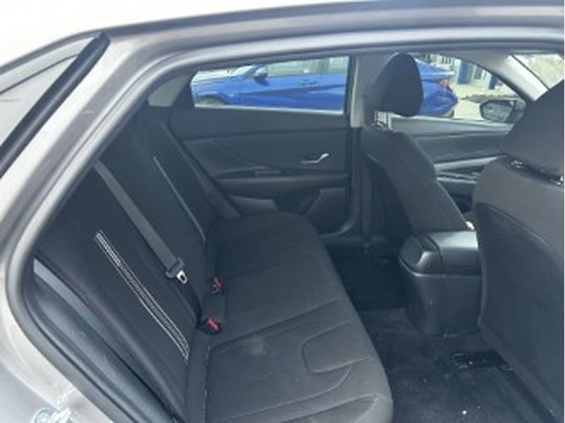 Used 2023 Hyundai Elantra SEL w/ Convenience Package image 14