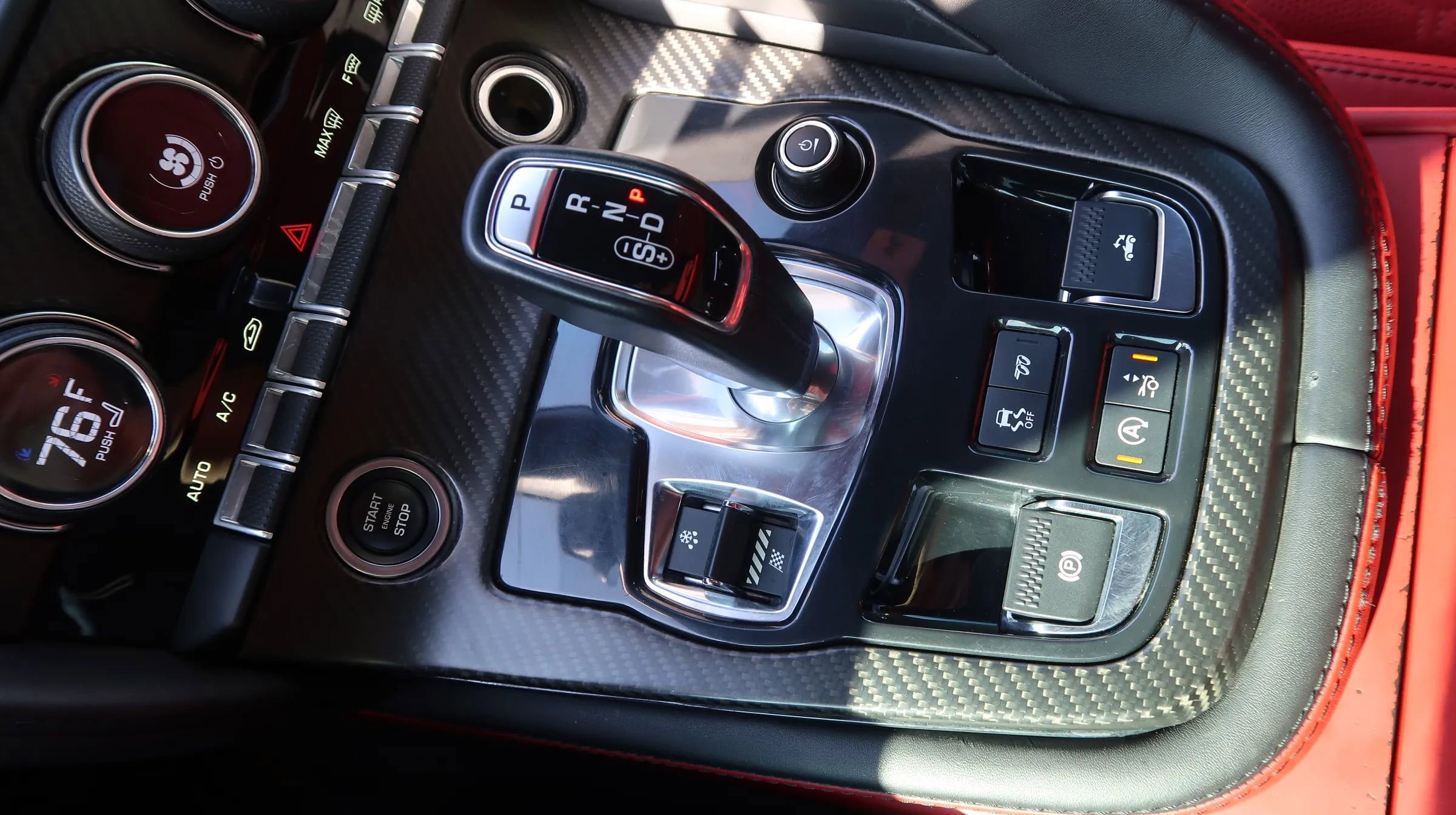 Used 2020 Jaguar F-TYPE SVR image 28