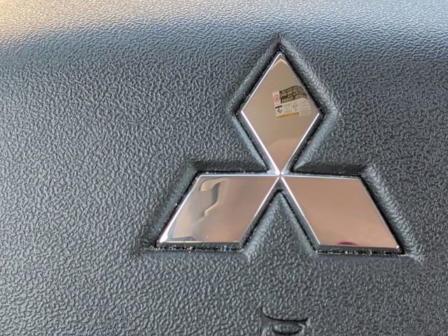 Used 2024 Mitsubishi Outlander SE Black Edition image 5
