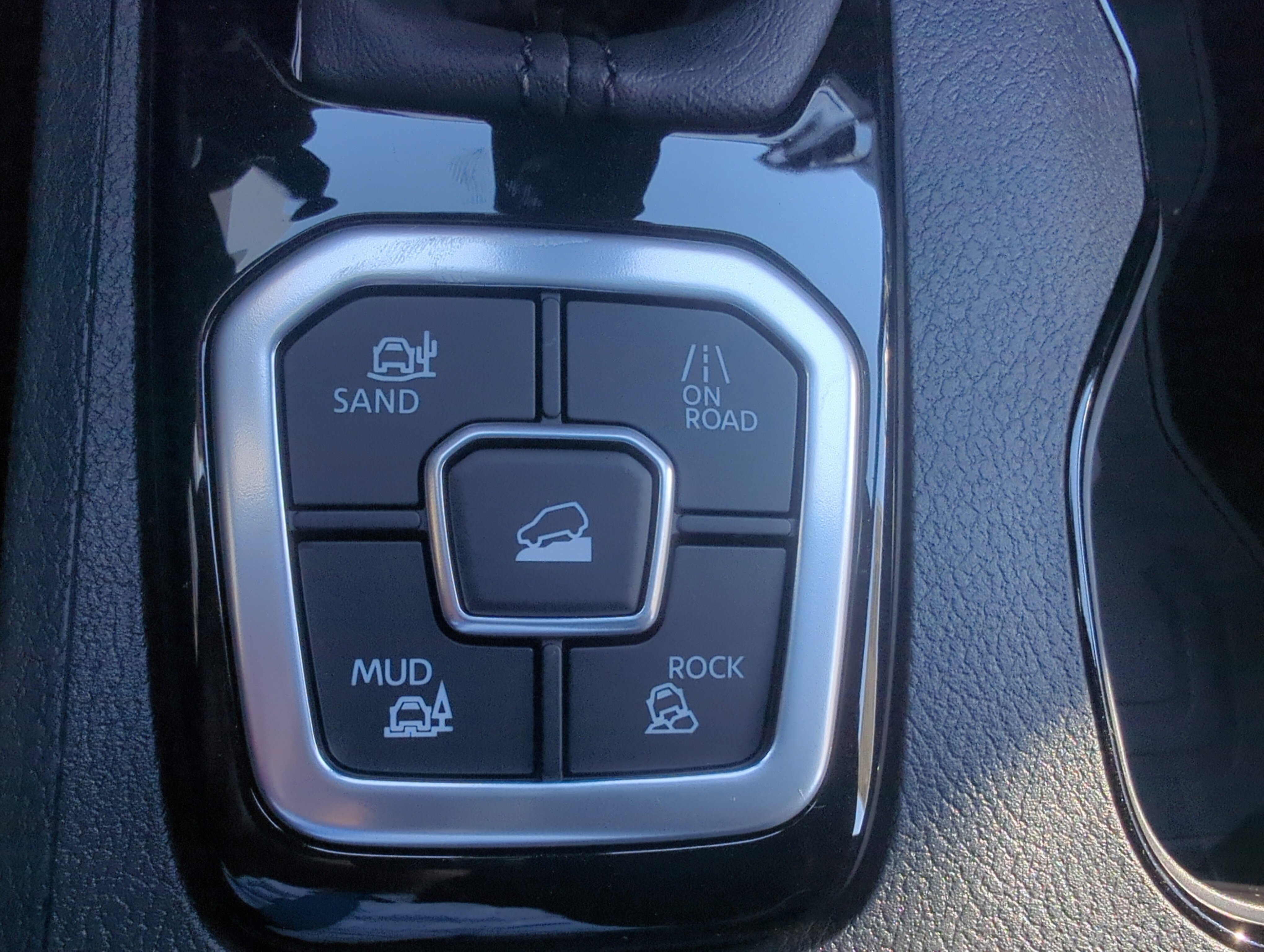 New 2026 Nissan Frontier SV w/ All-Weather Content Package image 19