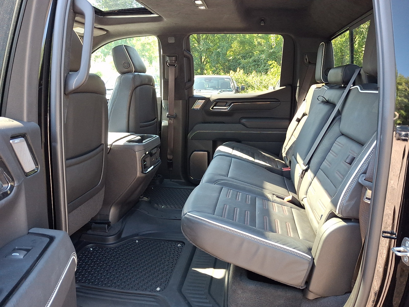 Used 2024 GMC Sierra 1500 AT4X AWD/4WD image 10