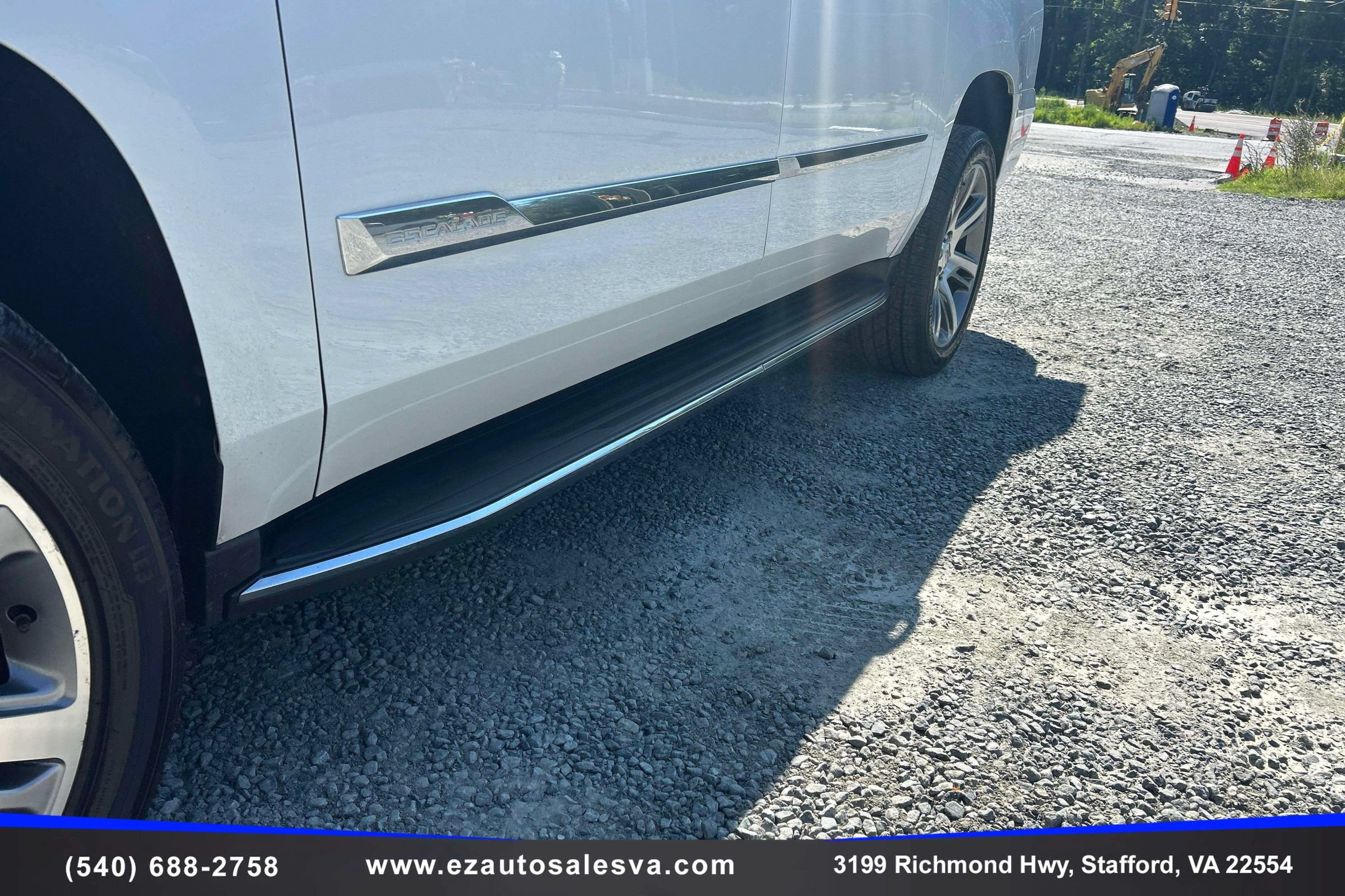 Used 2016 Cadillac Escalade ESV Luxury AWD/4WD image 13