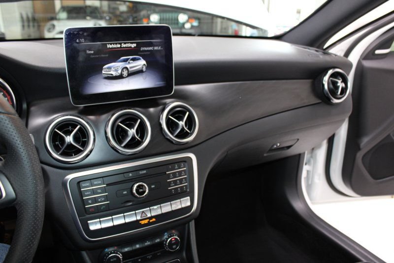 Used 2019 Mercedes-Benz GLA 250 4MATIC w/ Premium Package image 28