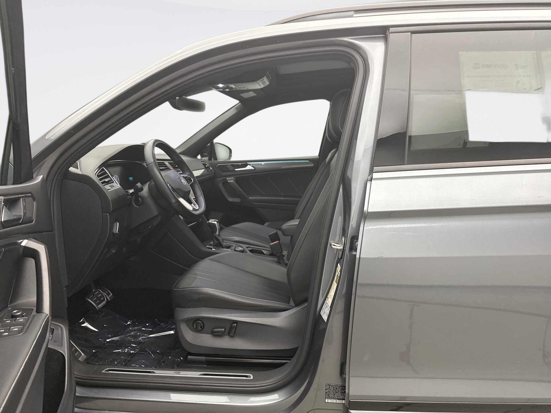 Used 2022 Volkswagen Tiguan SE R-Line AWD/4WD image 11