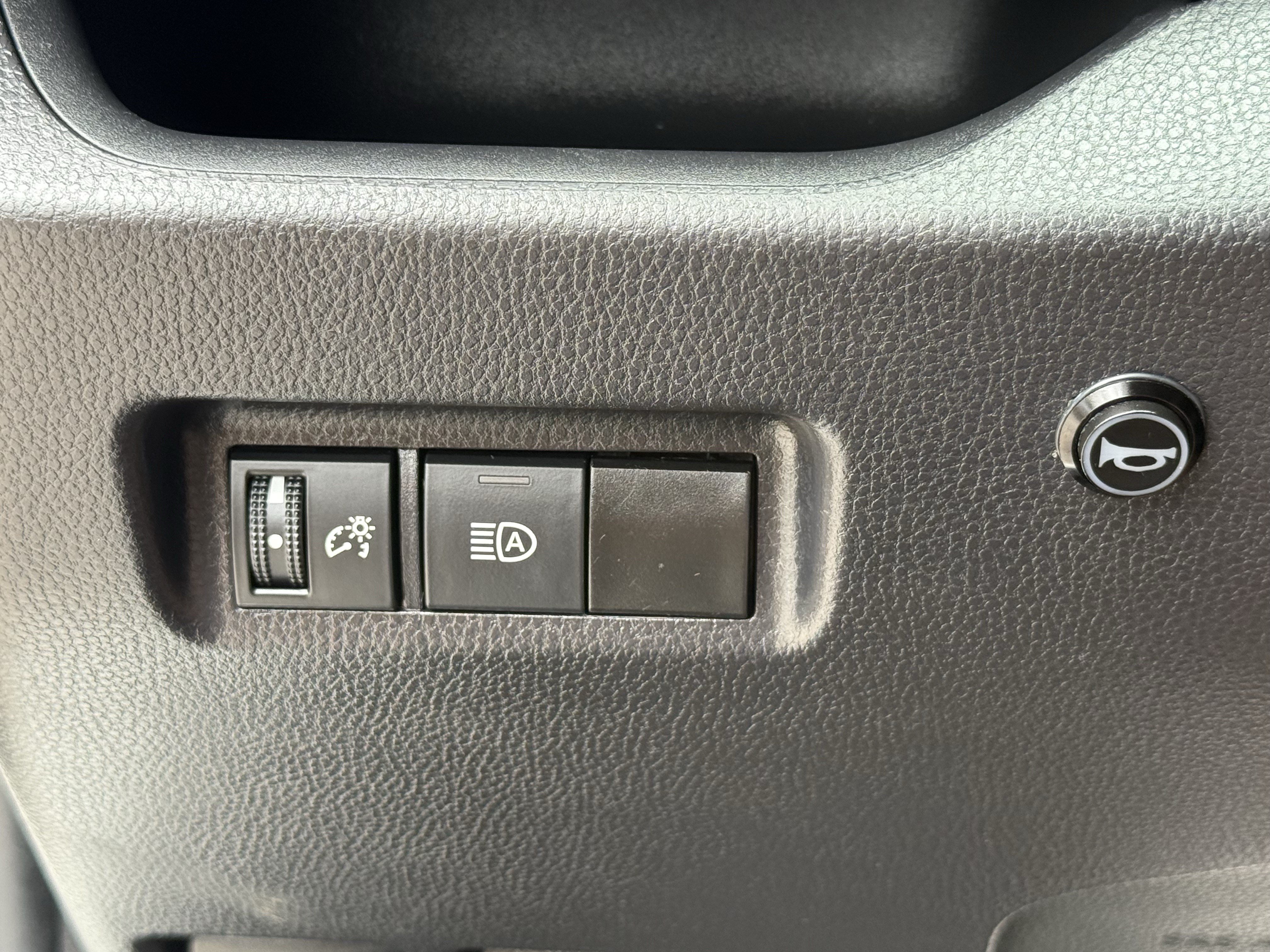 Used 2022 Toyota RAV4 LE FWD image 24