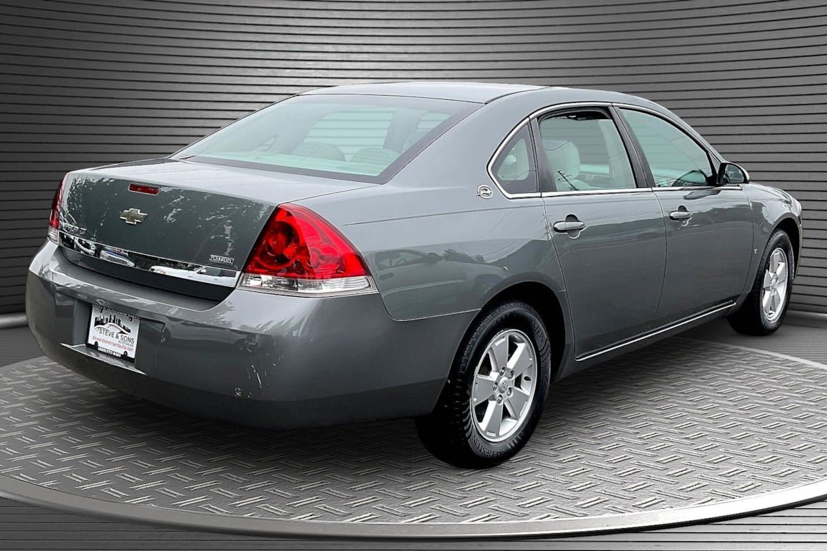 Used 2008 Chevrolet Impala LT FWD image 6