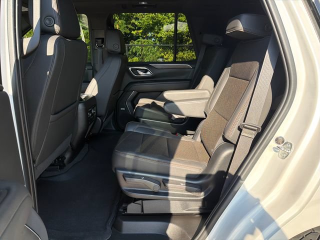 Used 2024 Chevrolet Tahoe High Country AWD/4WD image 14