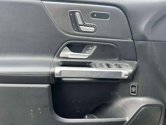 Used 2021 Mercedes-Benz GLB 250 4MATIC image 18