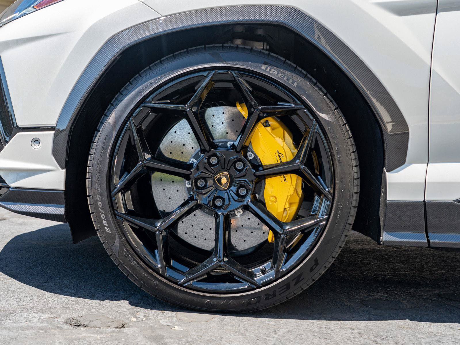 Used 2024 Lamborghini Urus Performante AWD/4WD image 13