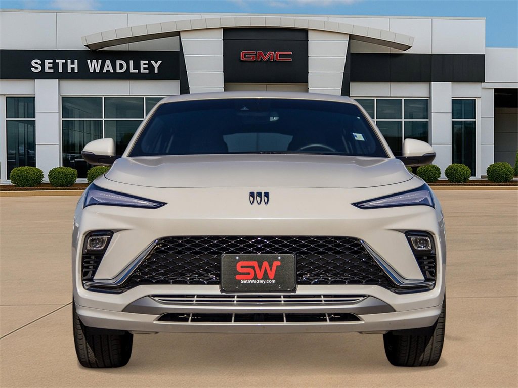 Certified 2025 Buick Envista Avenir image 2