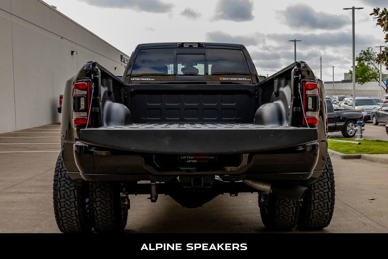 Used 2023 RAM 3500 Laramie w/ Night Edition image 8