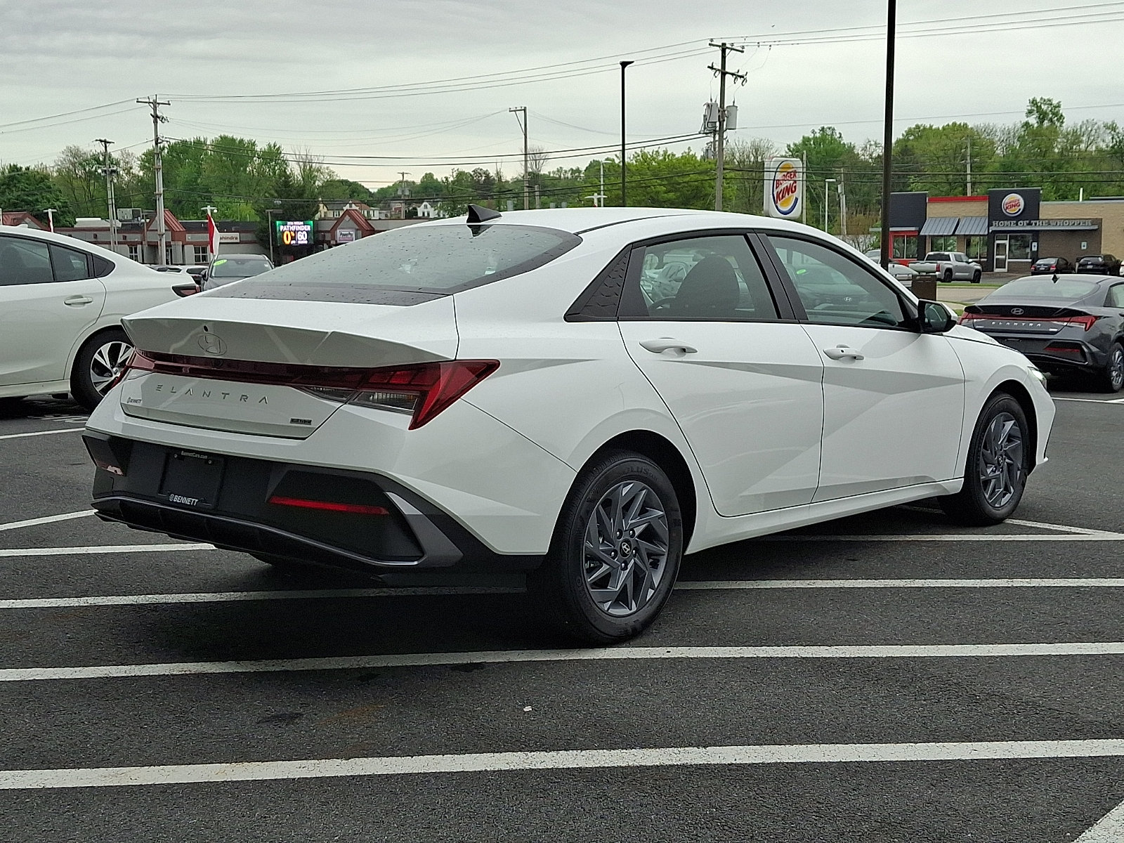 New 2026 Hyundai Elantra Hybrid FWD image 5
