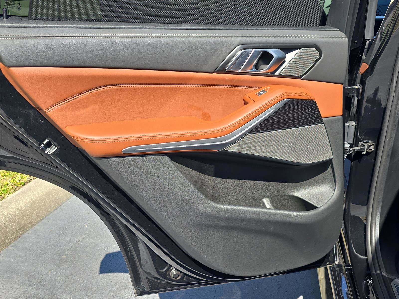 Used 2024 BMW X5 sDrive40i w/ M Sport Package image 11