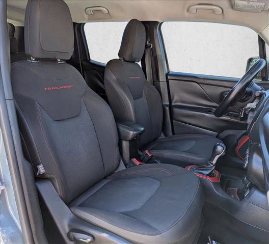 Used 2015 Jeep Renegade Trailhawk image 20