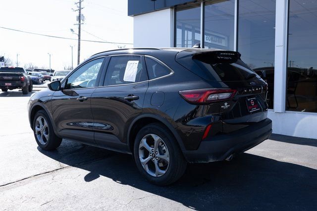 Used 2025 Ford Escape ST-Line image 3