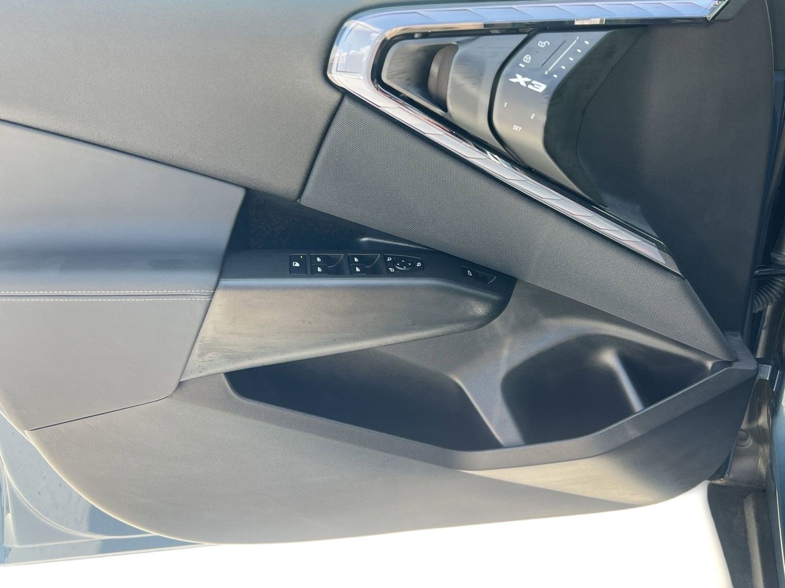 Used 2025 BMW X3 xDrive30i w/ Convenience Package image 13