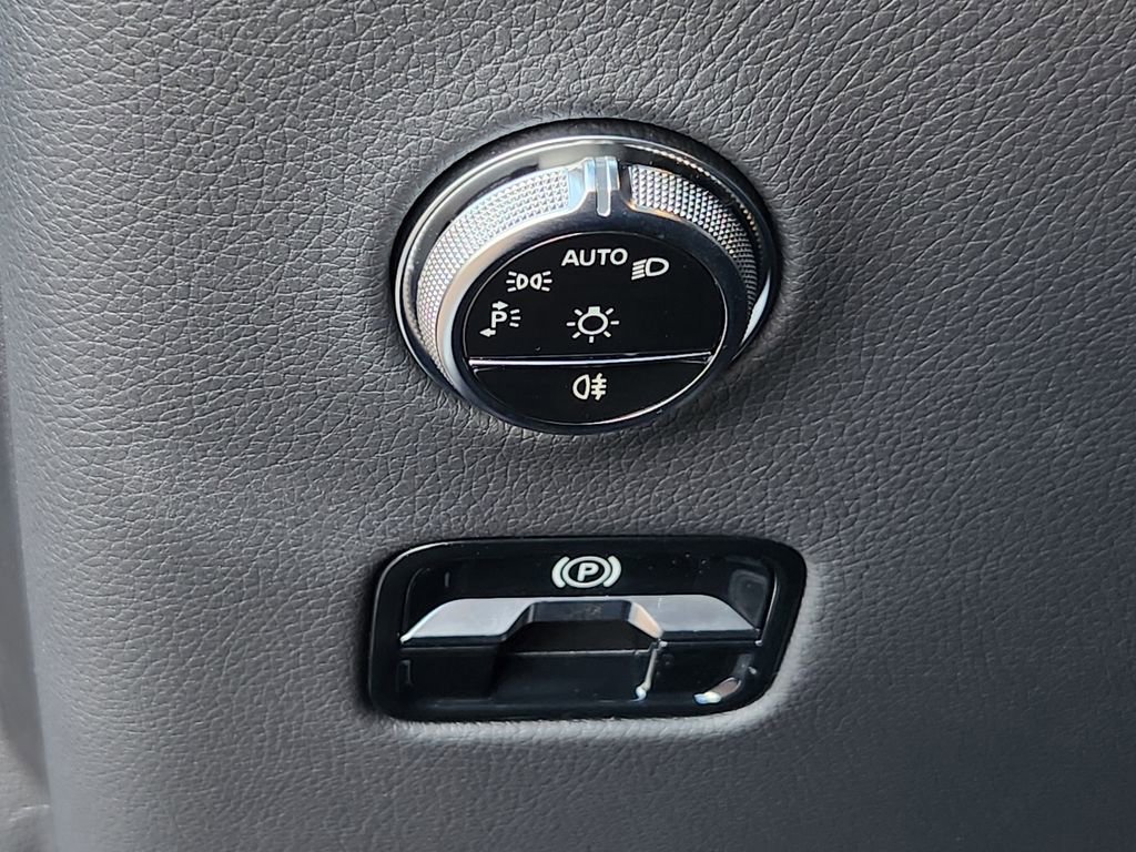 New 2026 Mercedes-Benz GLC 43 AMG 4MATIC Coupe image 21