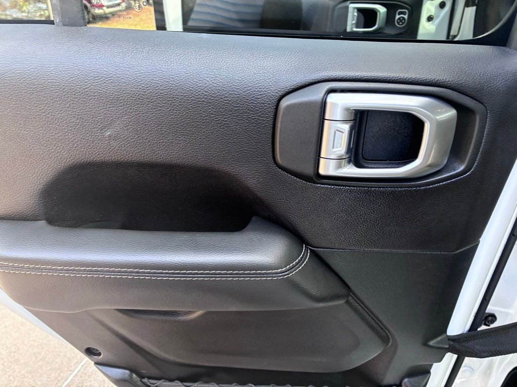 Used 2020 Jeep Gladiator Overland image 14