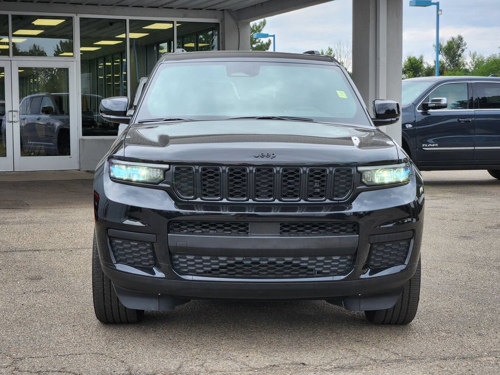 Used 2024 Jeep Grand Cherokee L Altitude AWD/4WD image 4