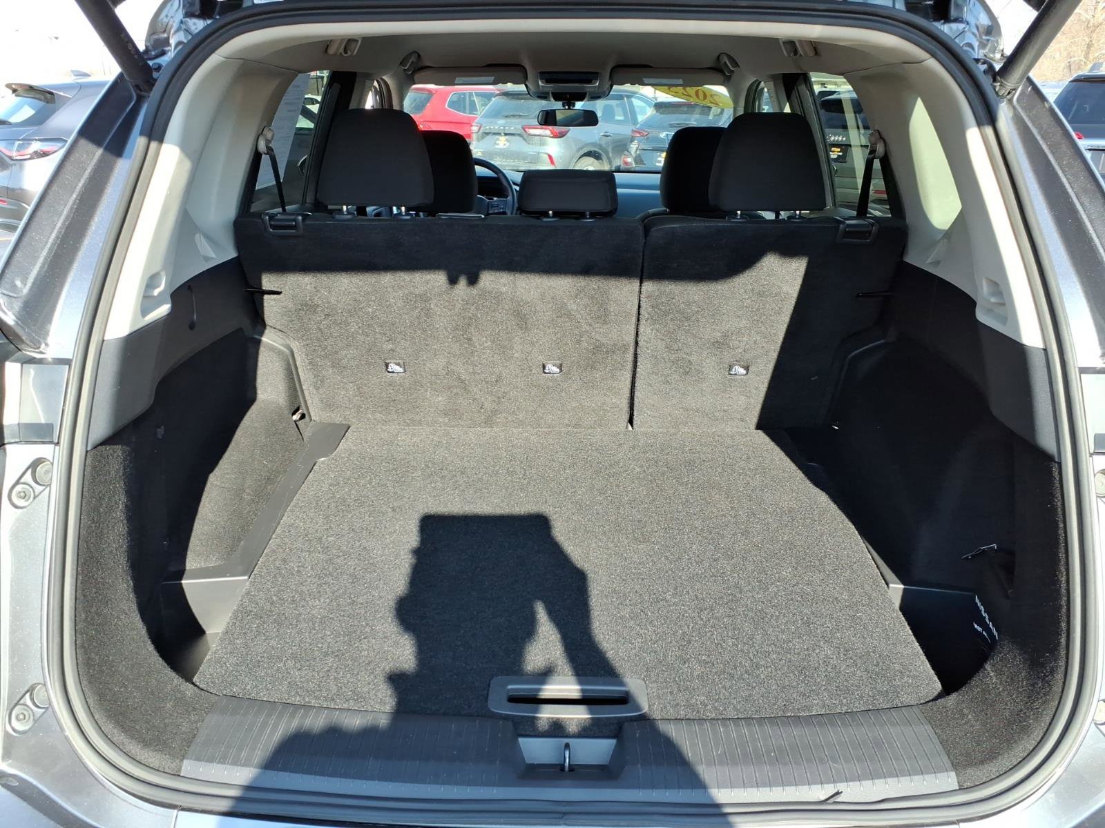 Used 2025 Nissan Rogue SV image 12