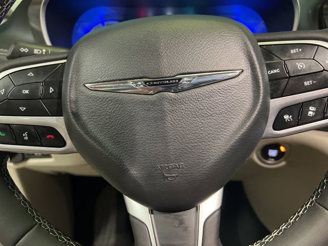 Used 2024 Chrysler Pacifica Select image 40