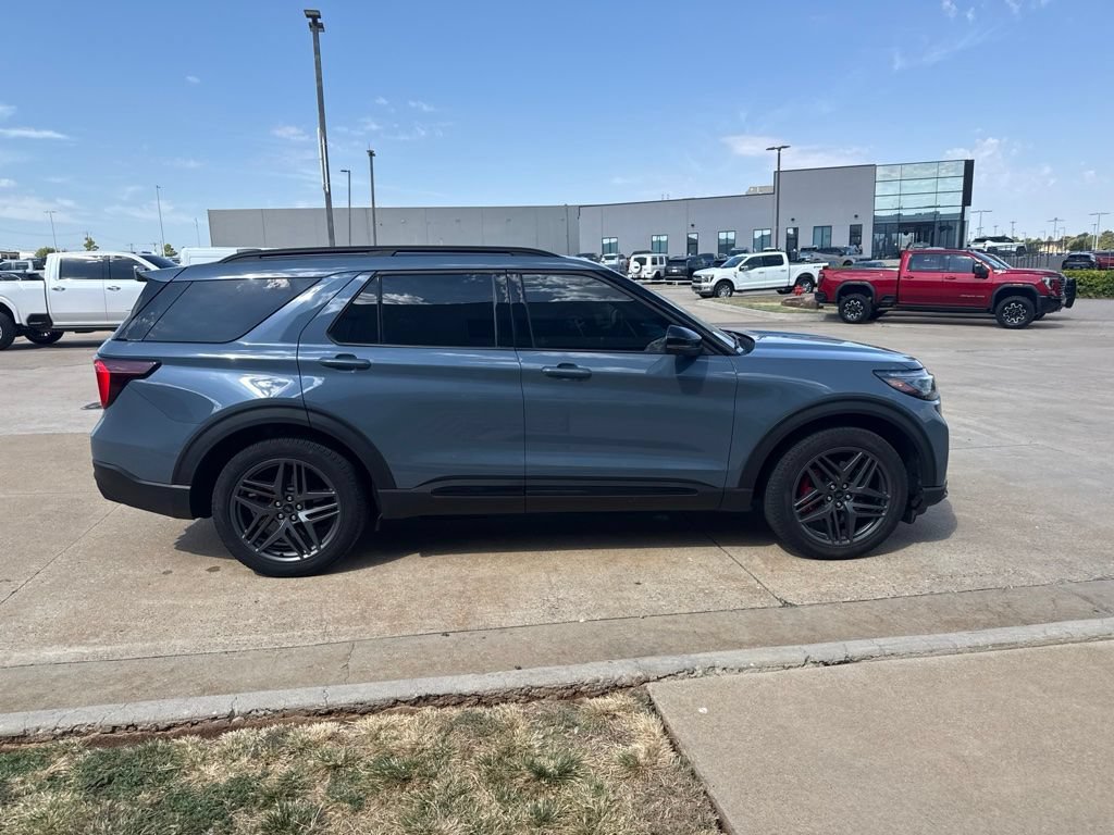 Used 2025 Ford Explorer ST AWD/4WD image 6