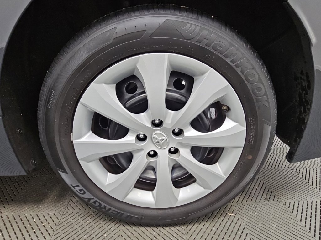 Used 2023 Toyota Corolla LE FWD image 39