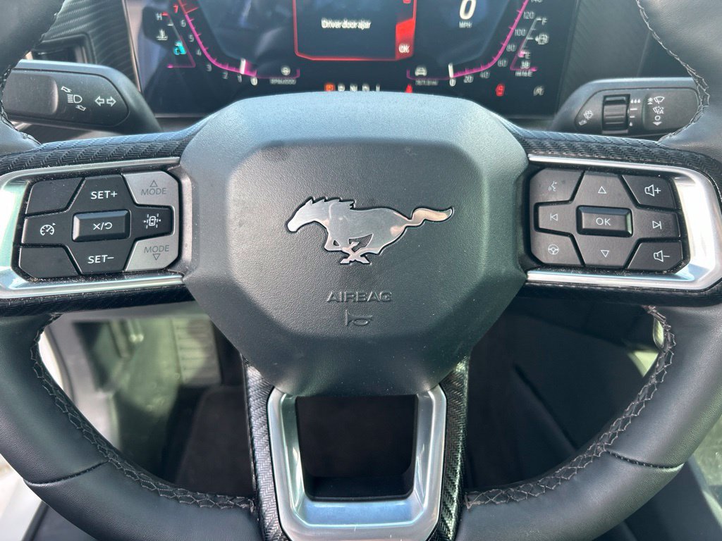 Used 2025 Ford Mustang Coupe RWD image 22