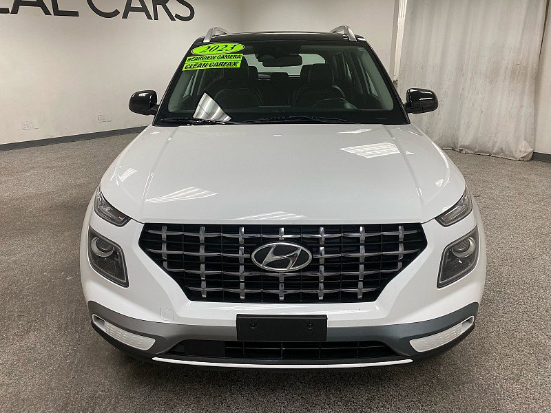 Used 2023 Hyundai Venue Limited image 2