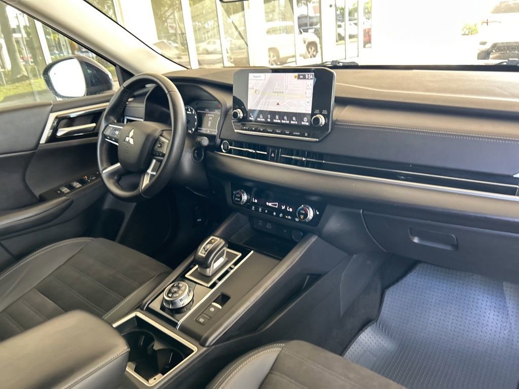 Used 2024 Mitsubishi Outlander SE AWD/4WD image 23