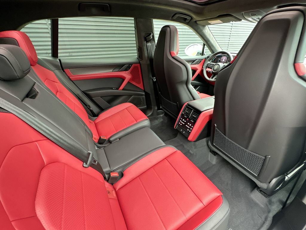 New 2026 Porsche Cayenne Turbo AWD/4WD image 29