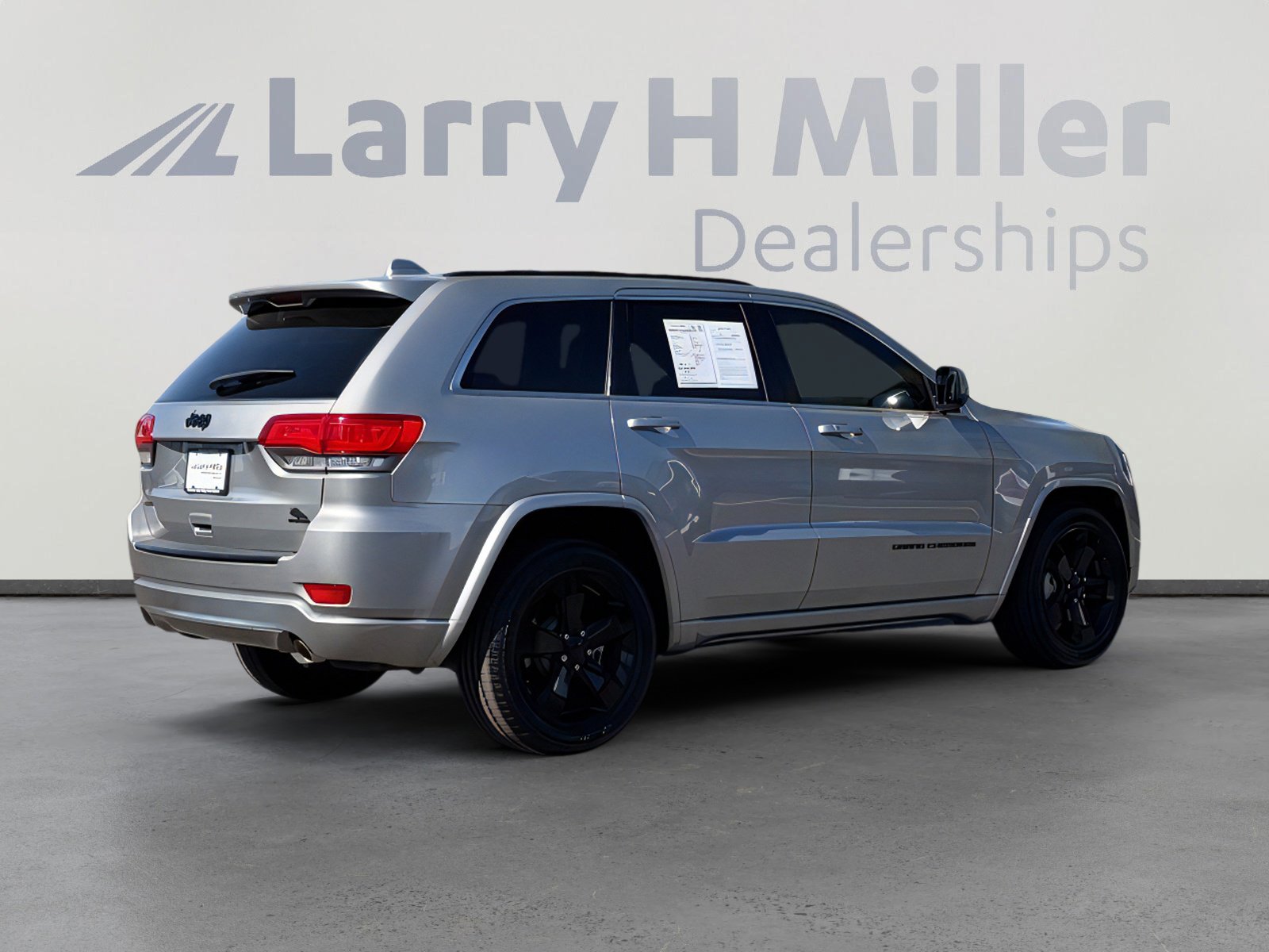 Used 2015 Jeep Grand Cherokee Altitude image 6