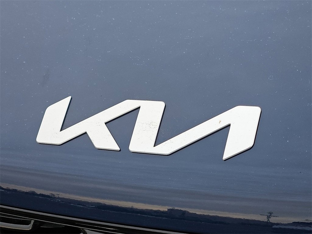 Certified 2025 Kia Sorento S w/ Panoramic Sunroof Package image 11