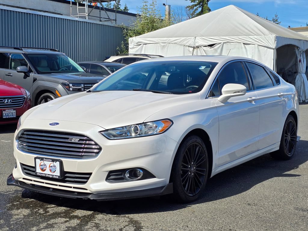 Used 2016 Ford Fusion SE w/ Equipment Group 202A FWD image 4