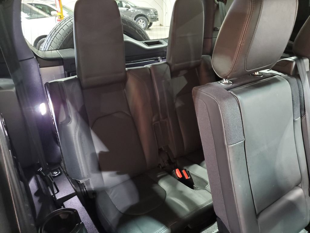 Used 2021 Land Rover Defender 110 X image 25