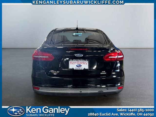 Used 2018 Ford Focus SE w/ SE Appearance Package FWD image 4