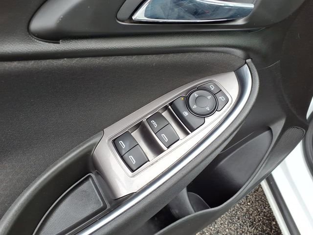 Used 2022 Chevrolet Malibu LT image 11