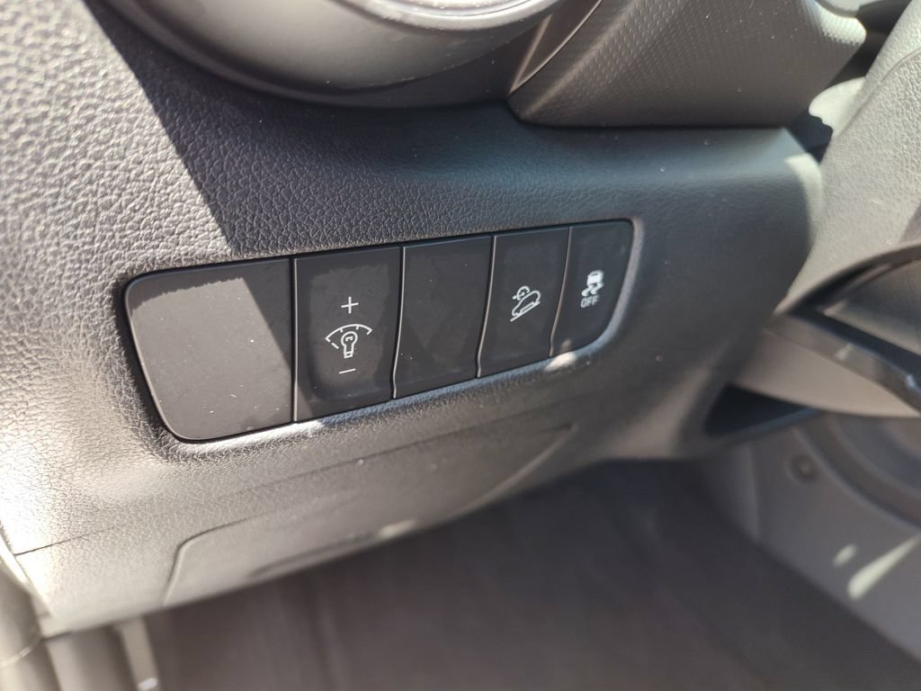 Used 2023 Hyundai Kona Limited FWD image 21