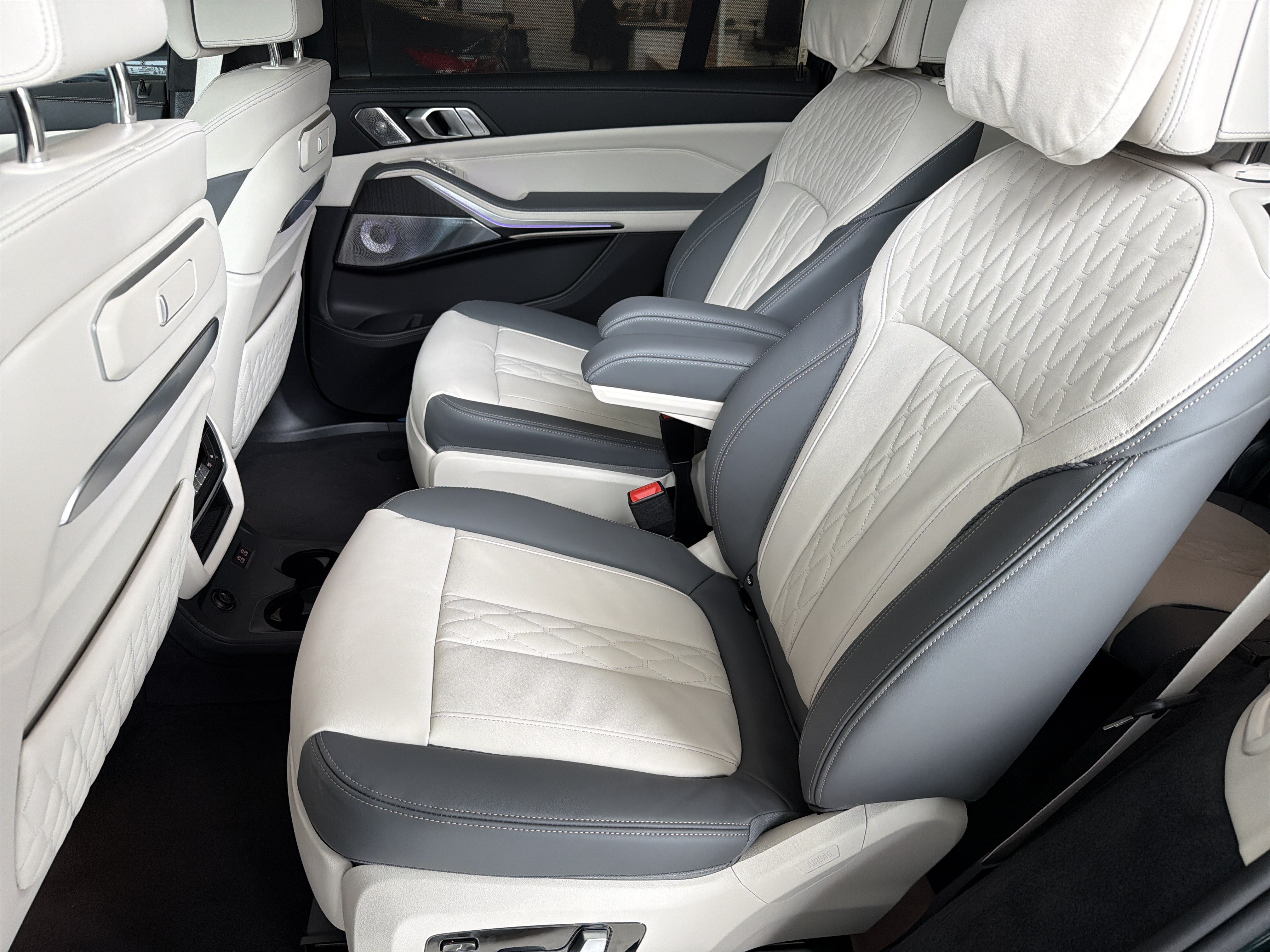 New 2026 BMW ALPINA XB7 AWD/4WD image 25